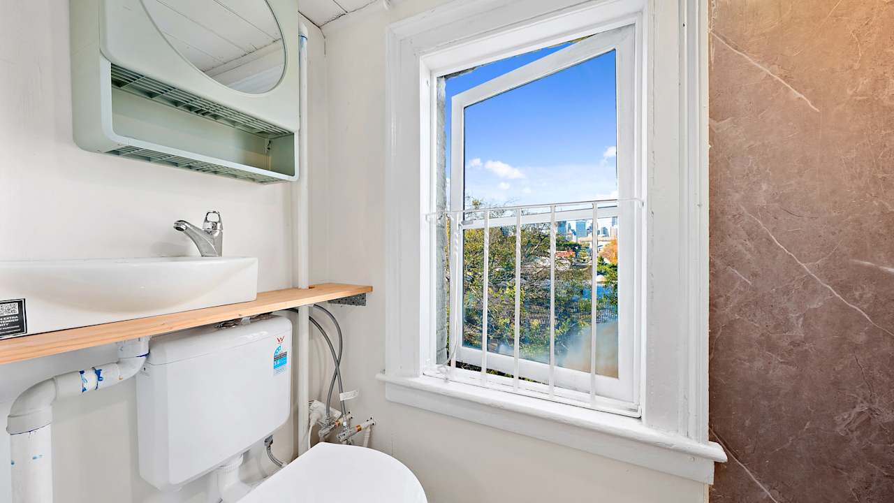 Furnished room with own bathroom