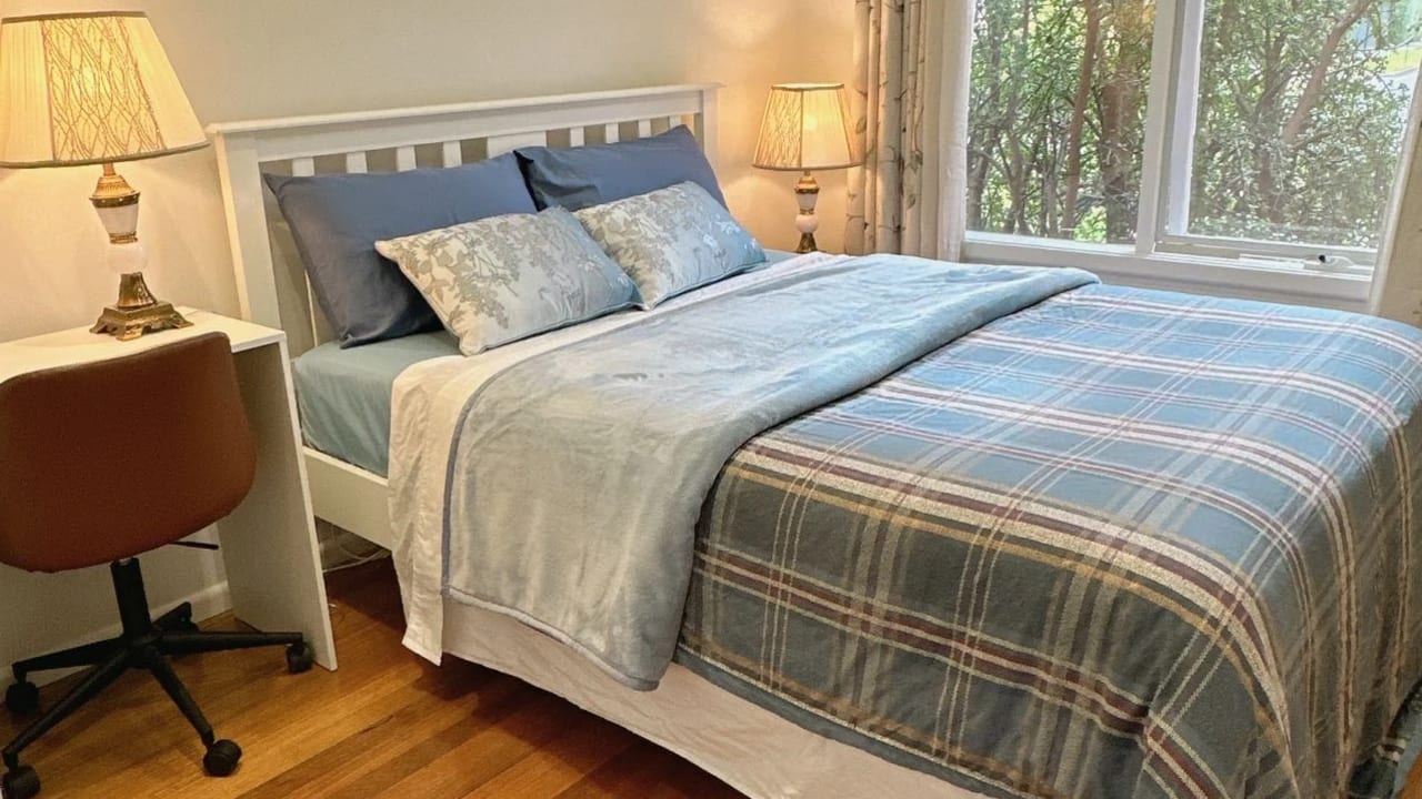 Room in a share house