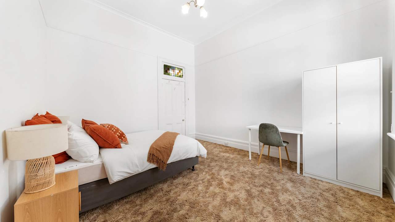 Room in a share house