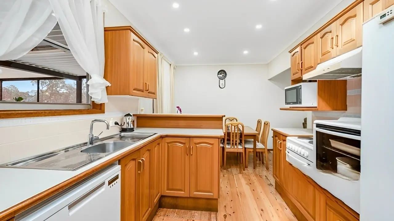 Furnished room in a share house