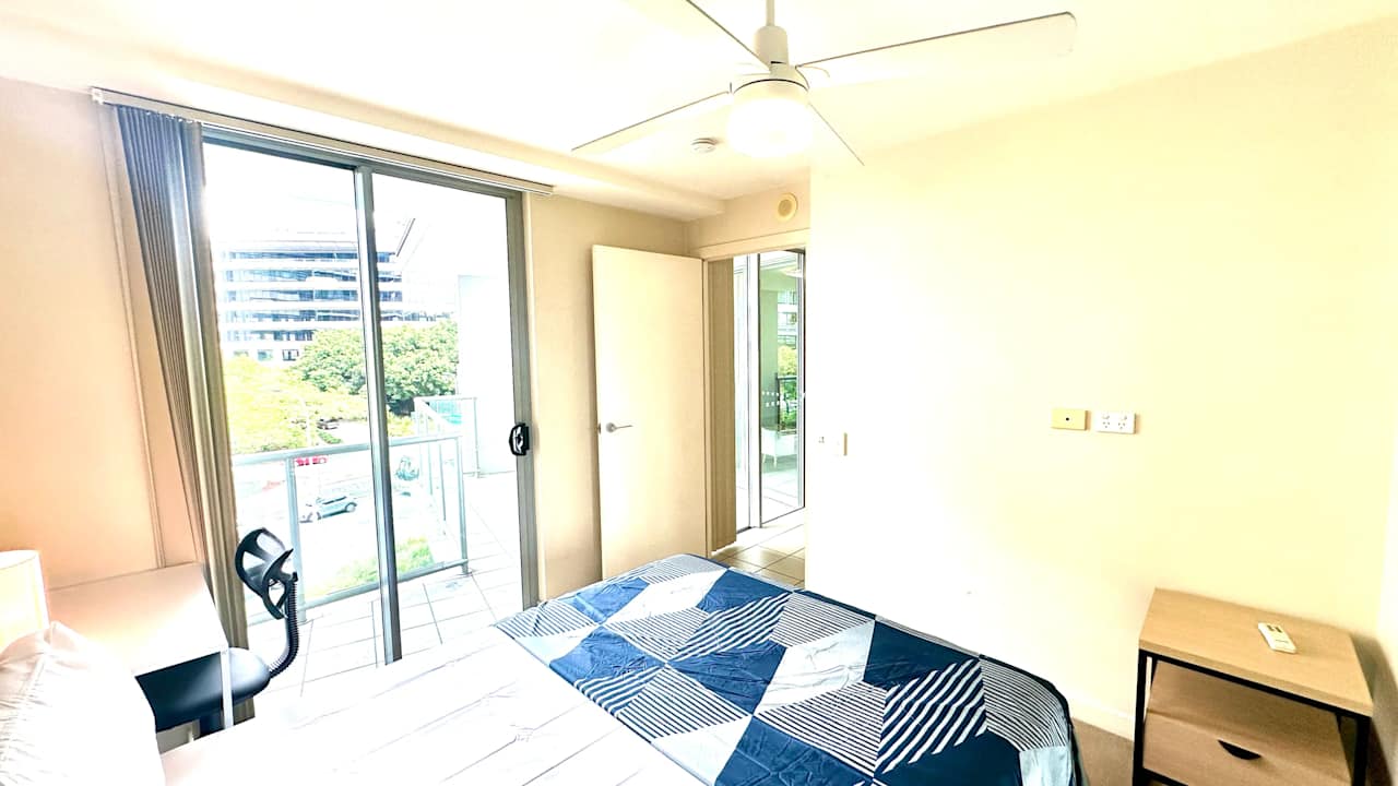 Furnished room in a flatshare