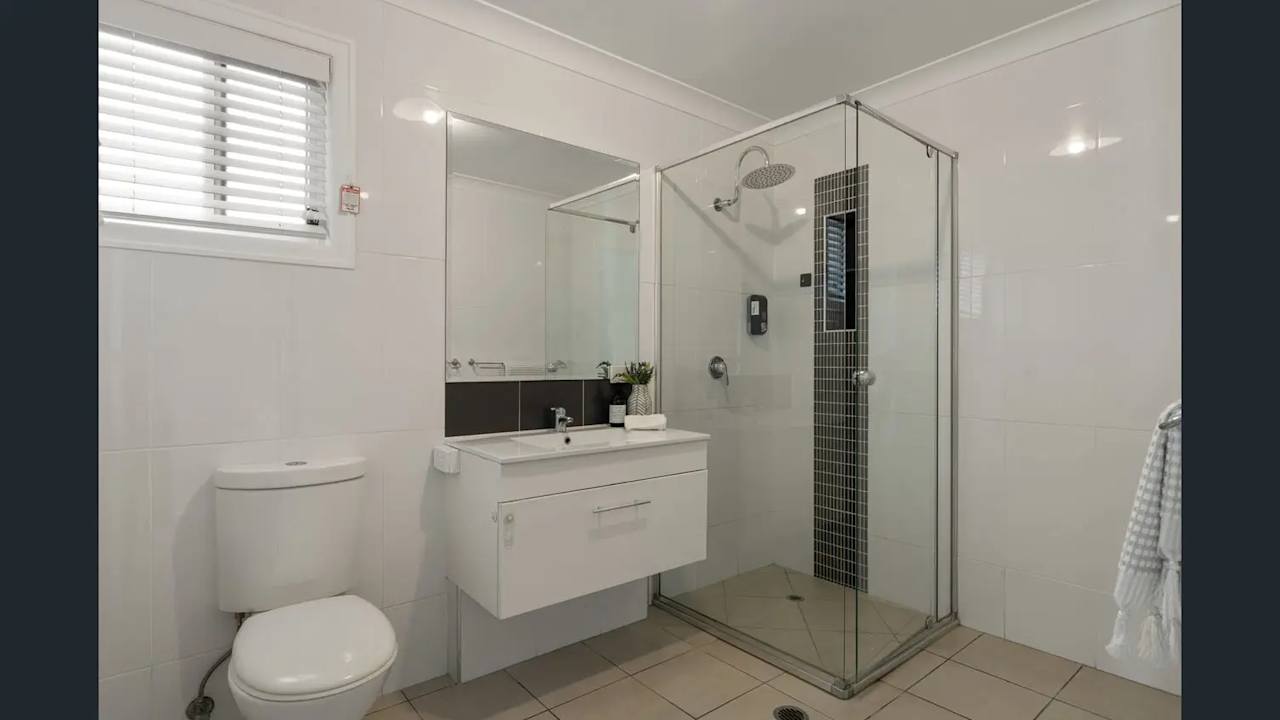 Room in a share house