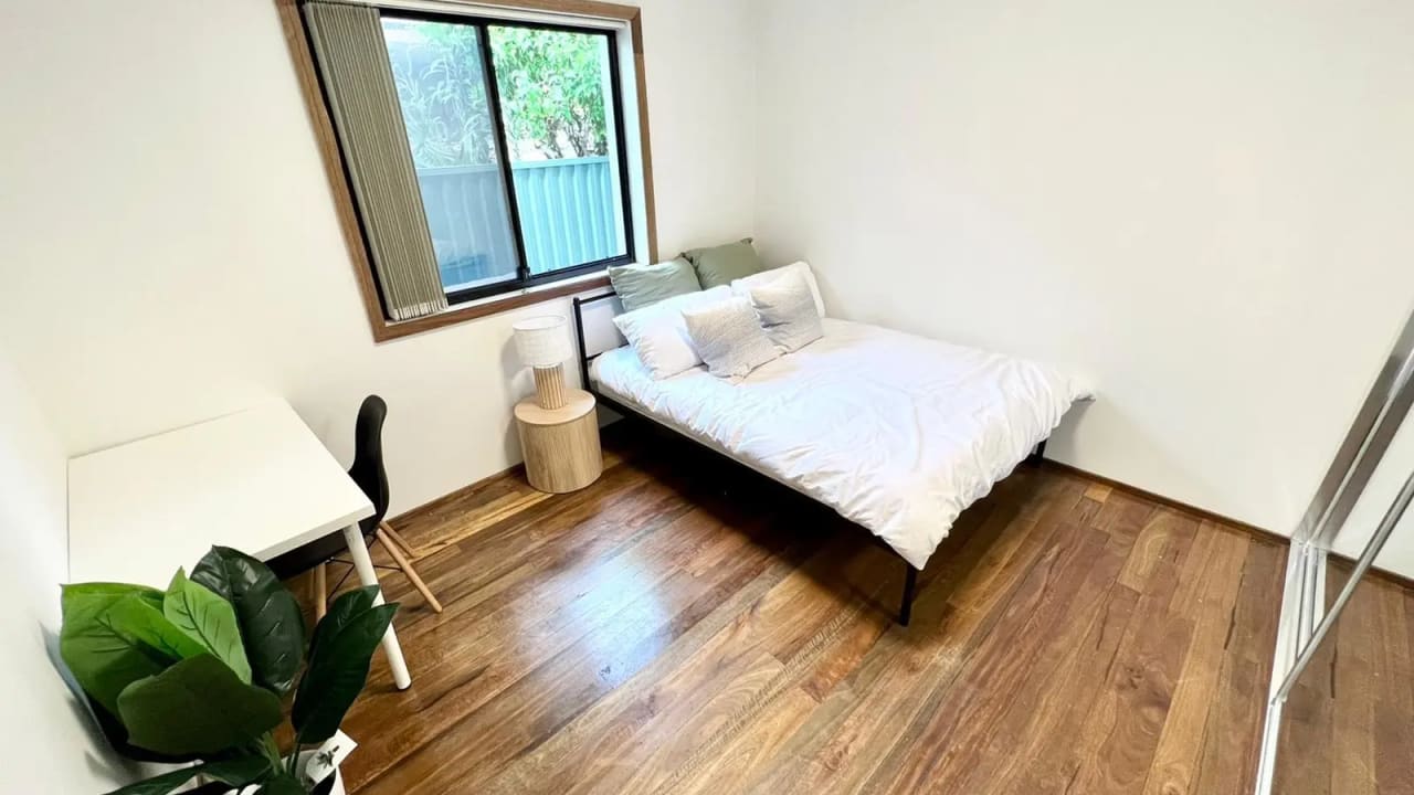 Room in a share house