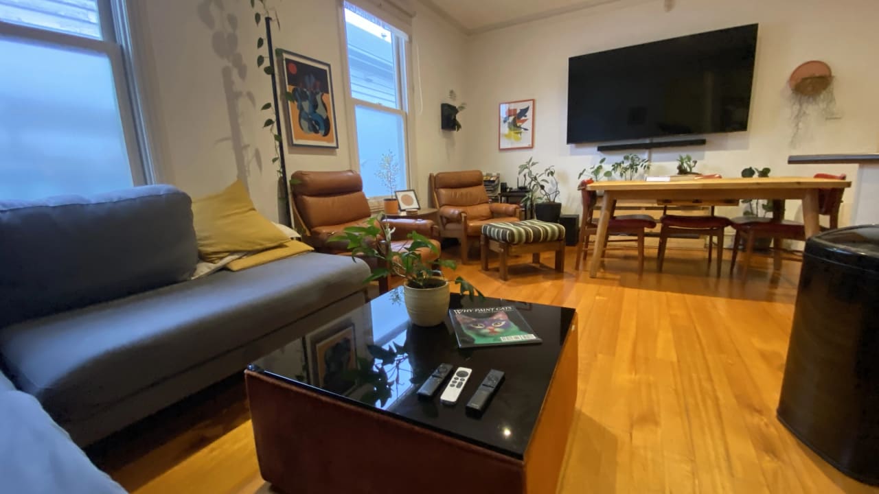 Room in a share house
