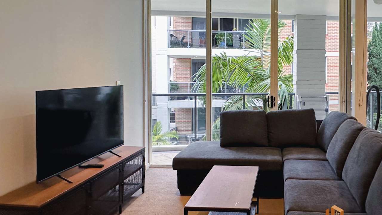 Furnished room with ensuite in a flatshare