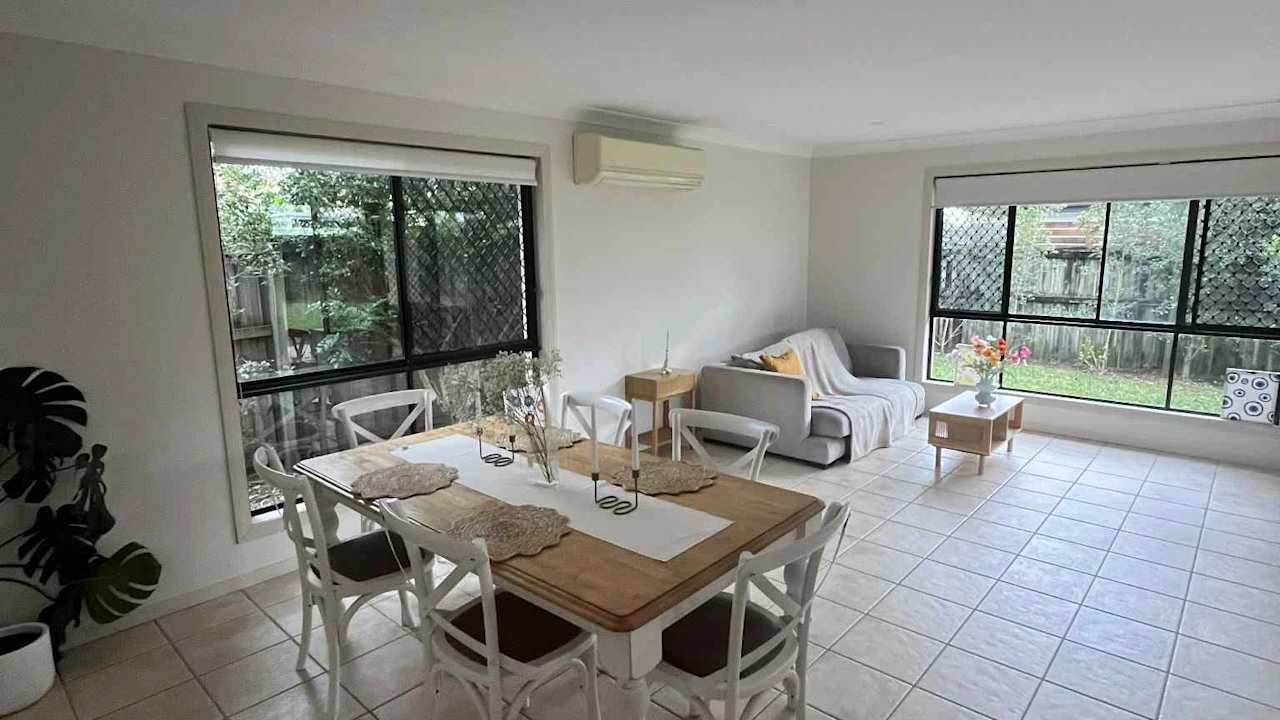 Unfurnished room in a flatshare