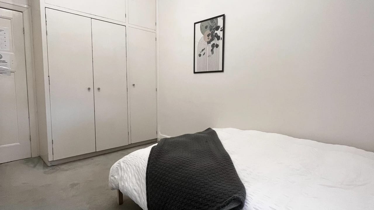 Furnished room in a share house