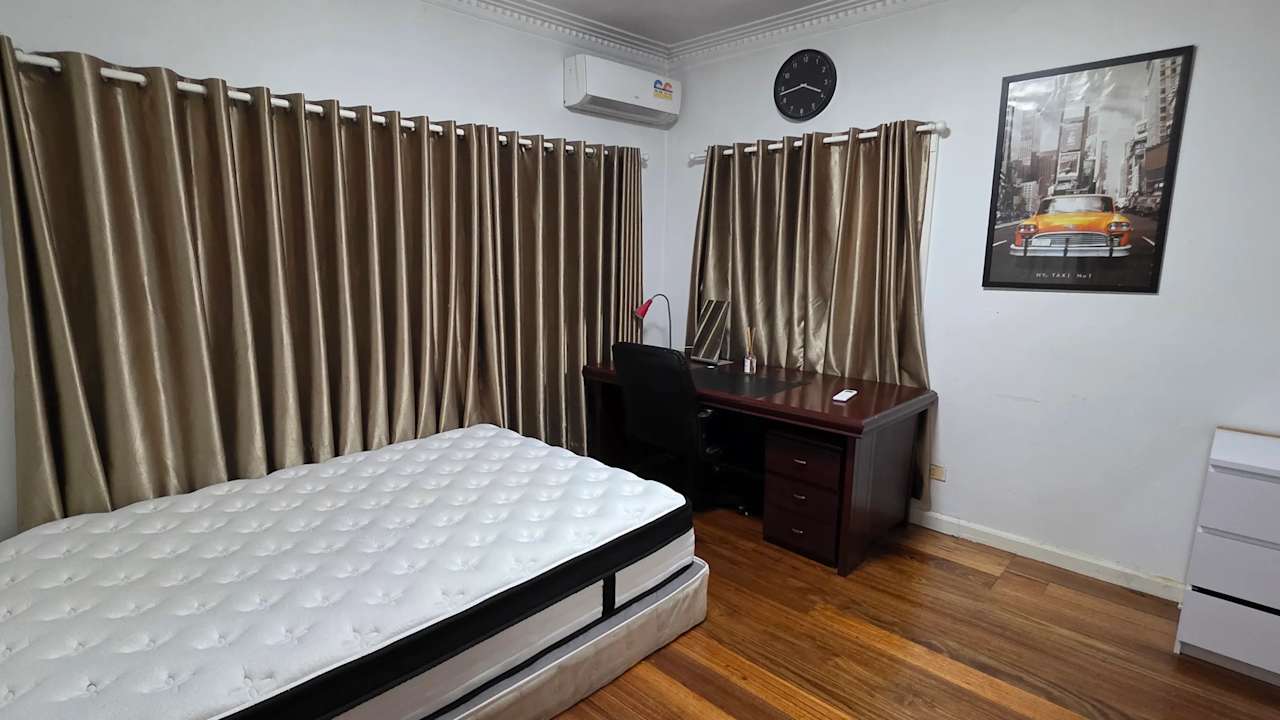 Furnished room in a share house