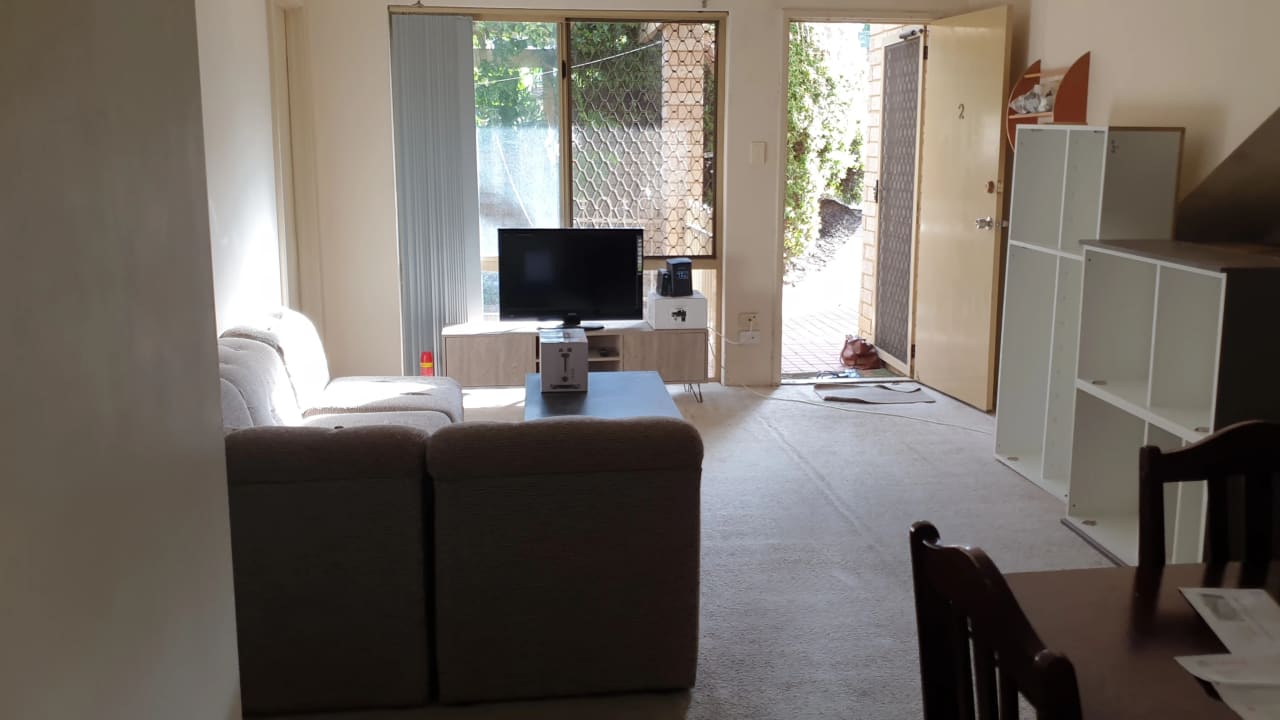 Furnished room in a flatshare