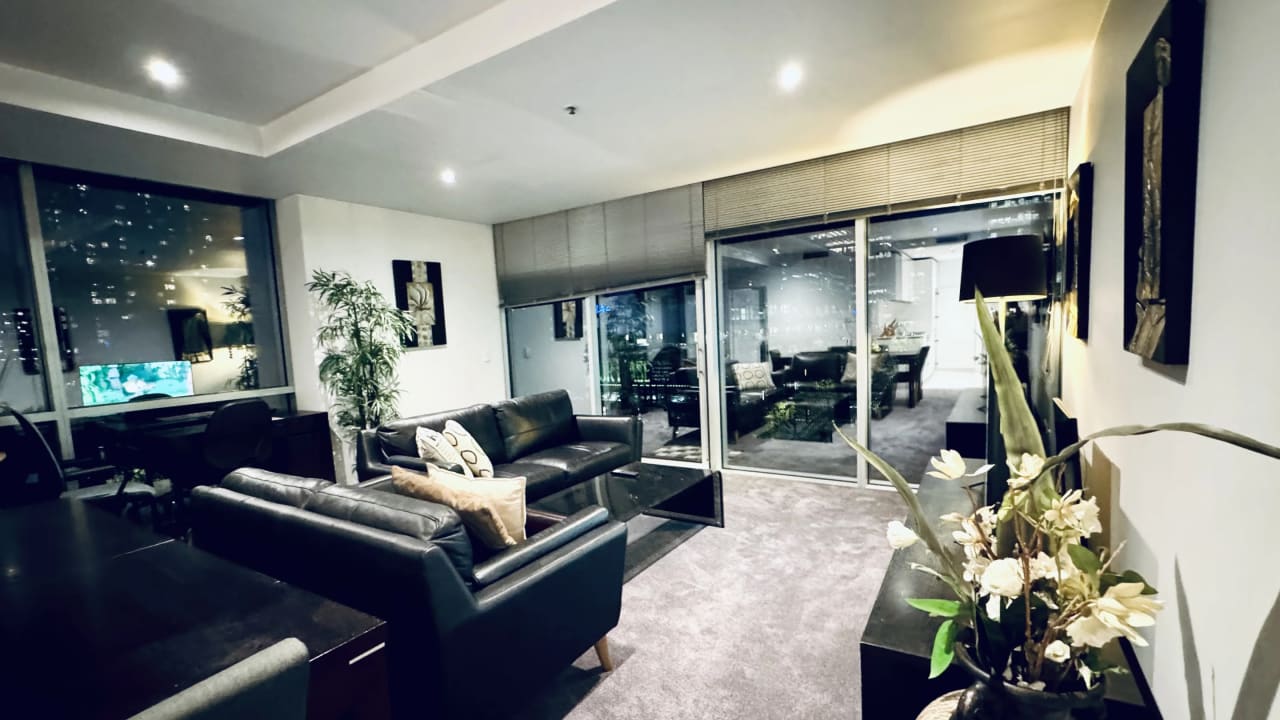 Furnished room with ensuite in a flatshare