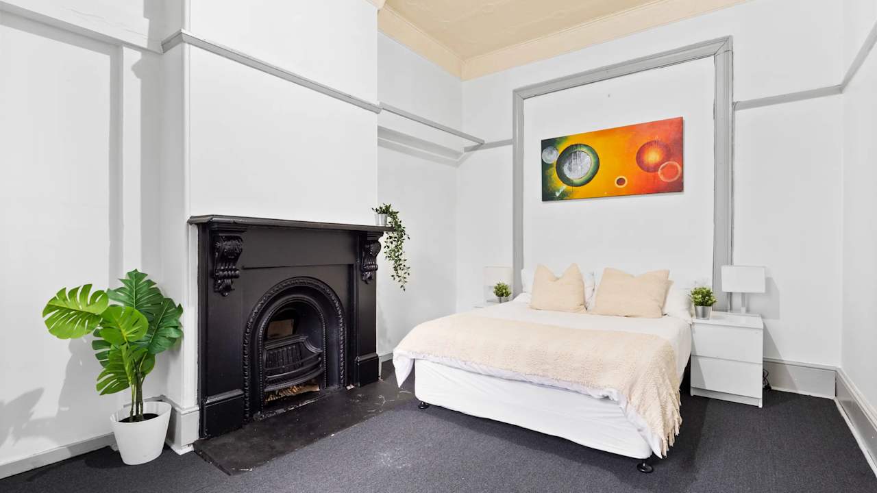 Furnished room in a share house