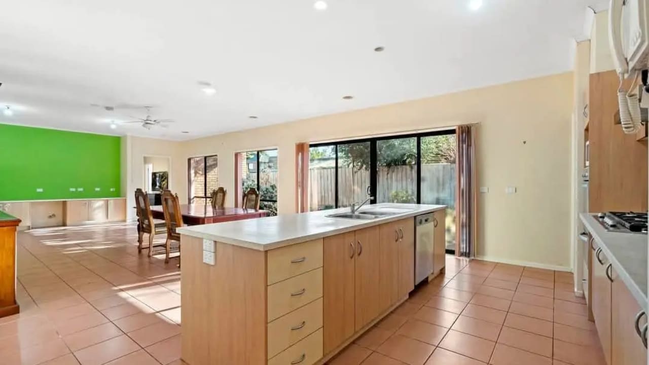 Unfurnished room in a share house