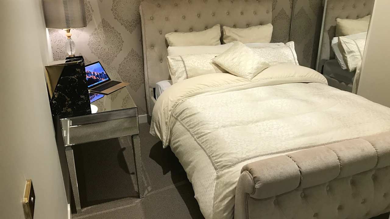 Furnished room in a flatshare