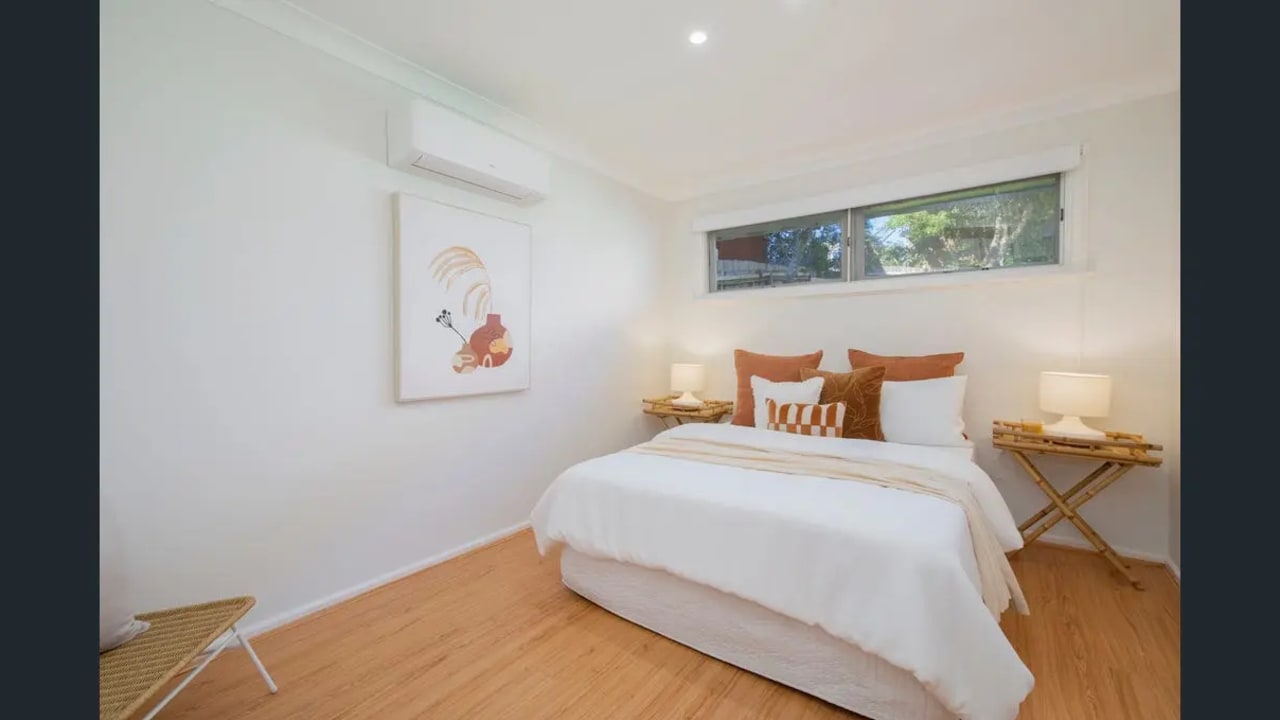 Furnished room in a share house