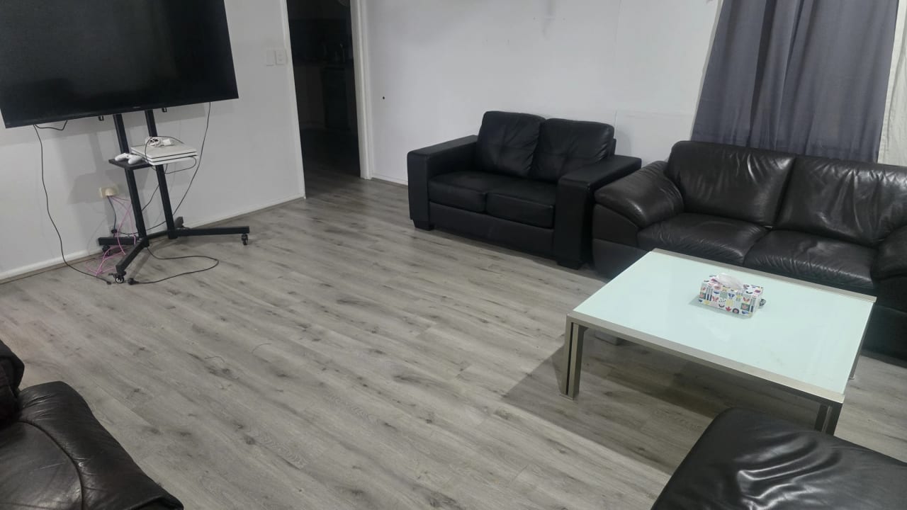 Room in a share house
