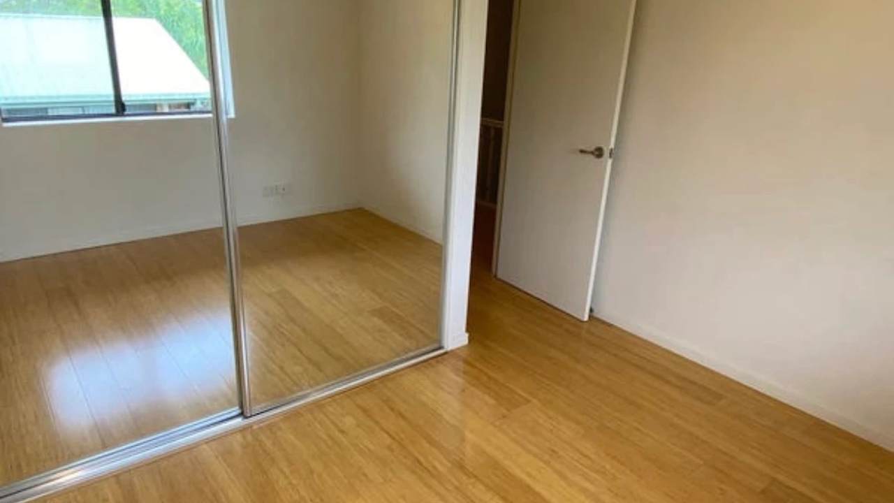 Unfurnished room in a flatshare