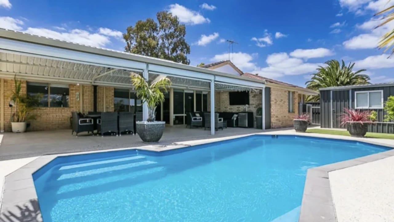 Whole property with 4 rooms for rent