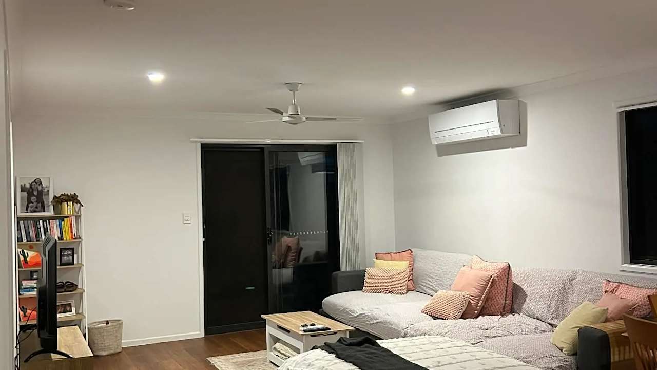 Unfurnished room in a share house