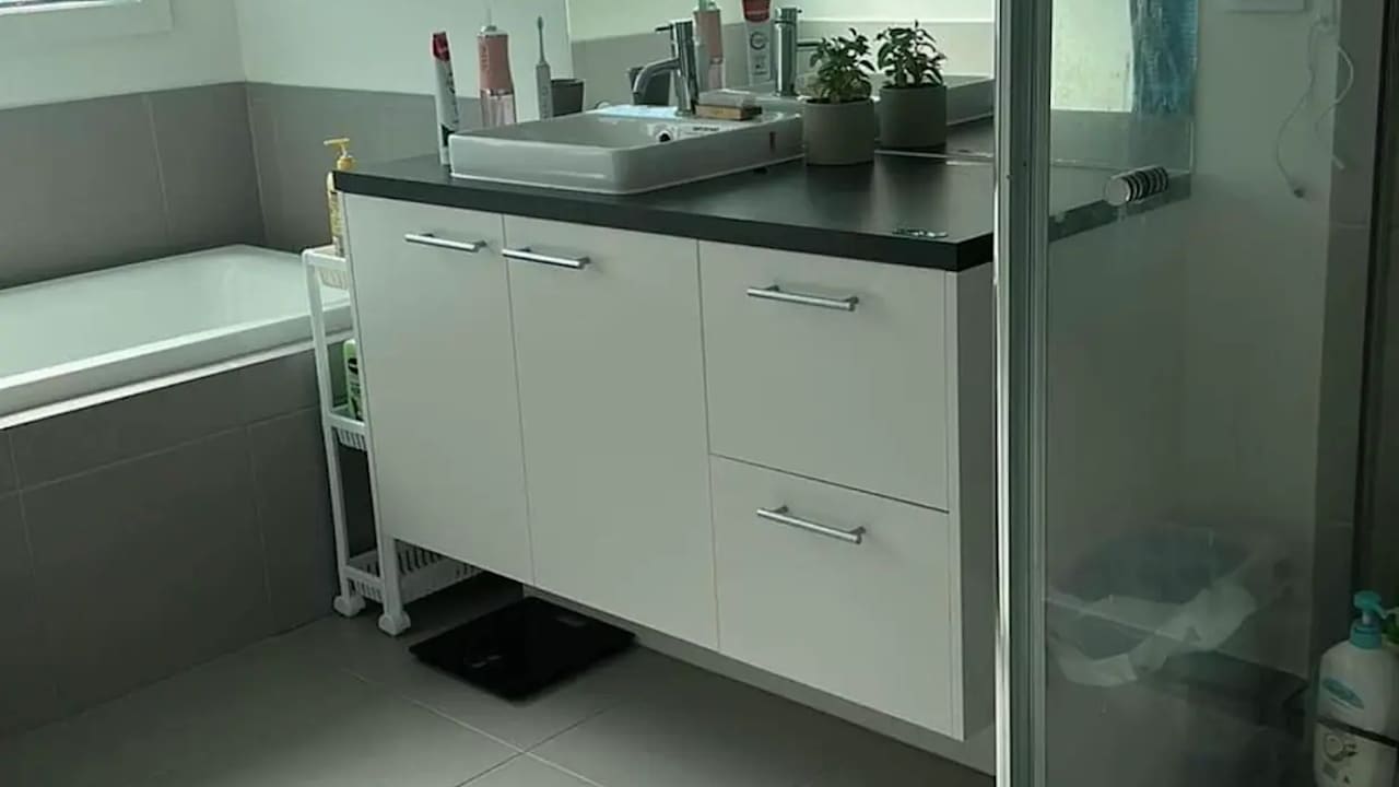 Room in a share house