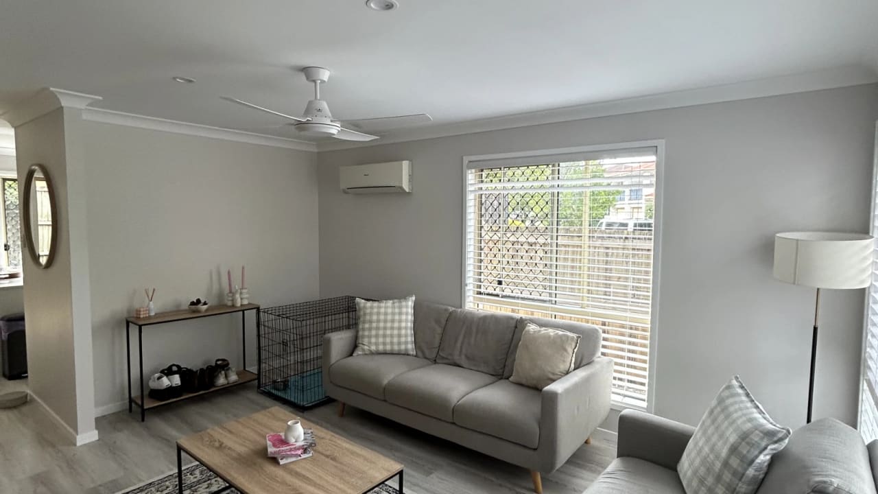 Room in a share house