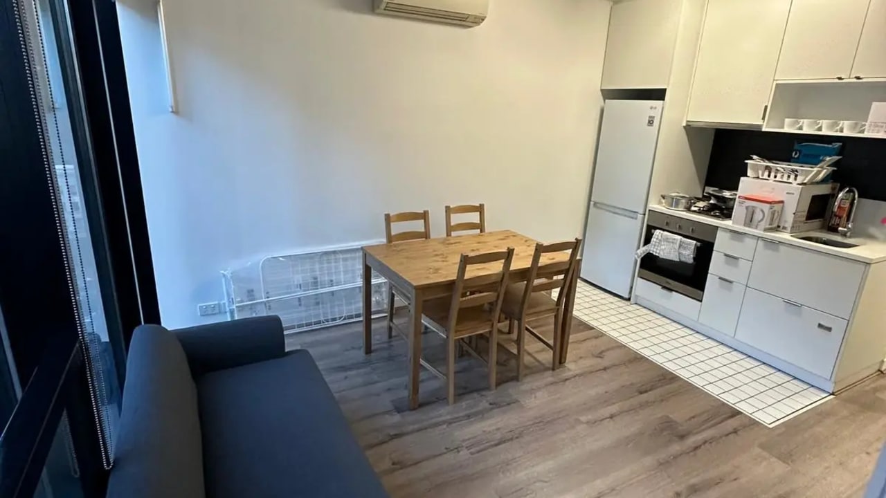 Furnished room in a flatshare