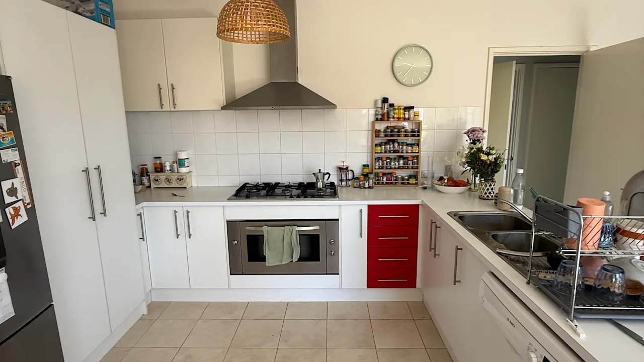 Furnished room in a share house