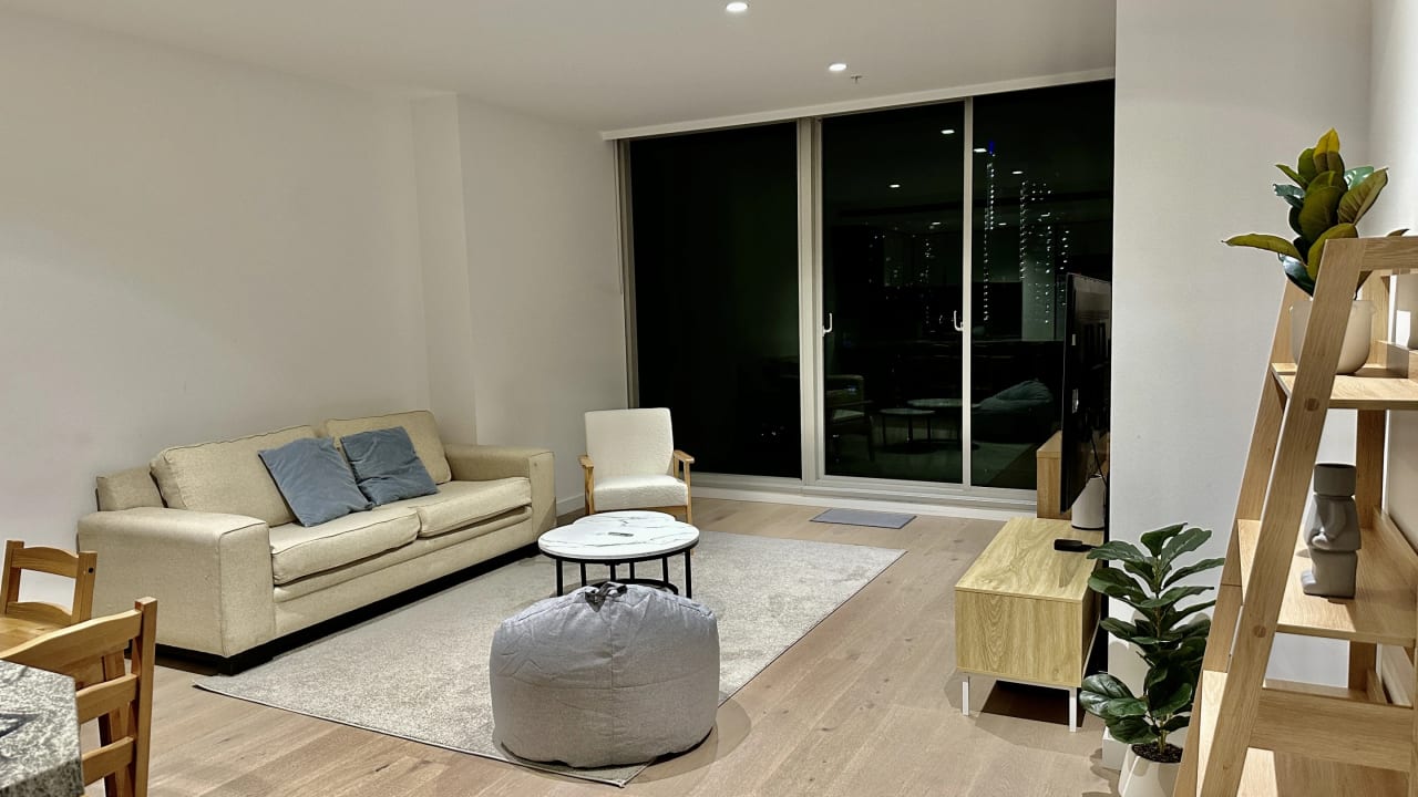 Furnished room with ensuite in a flatshare