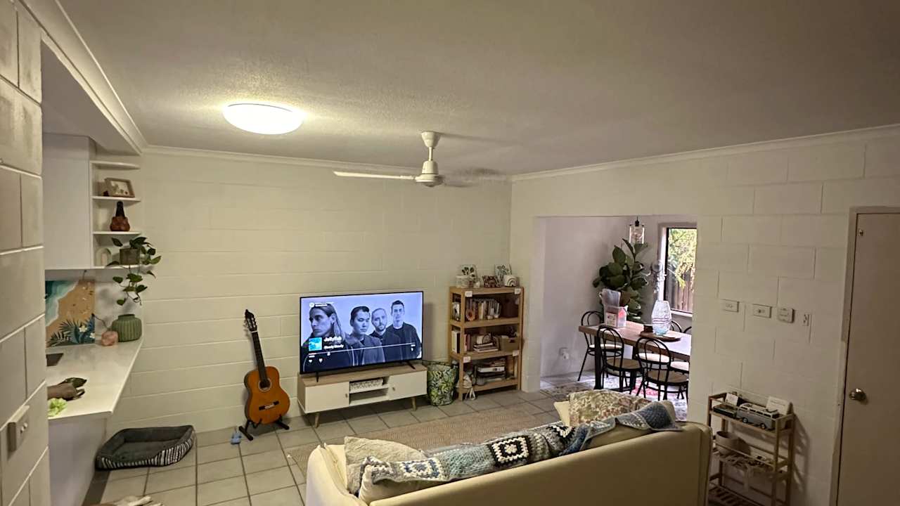 Furnished room in a flatshare