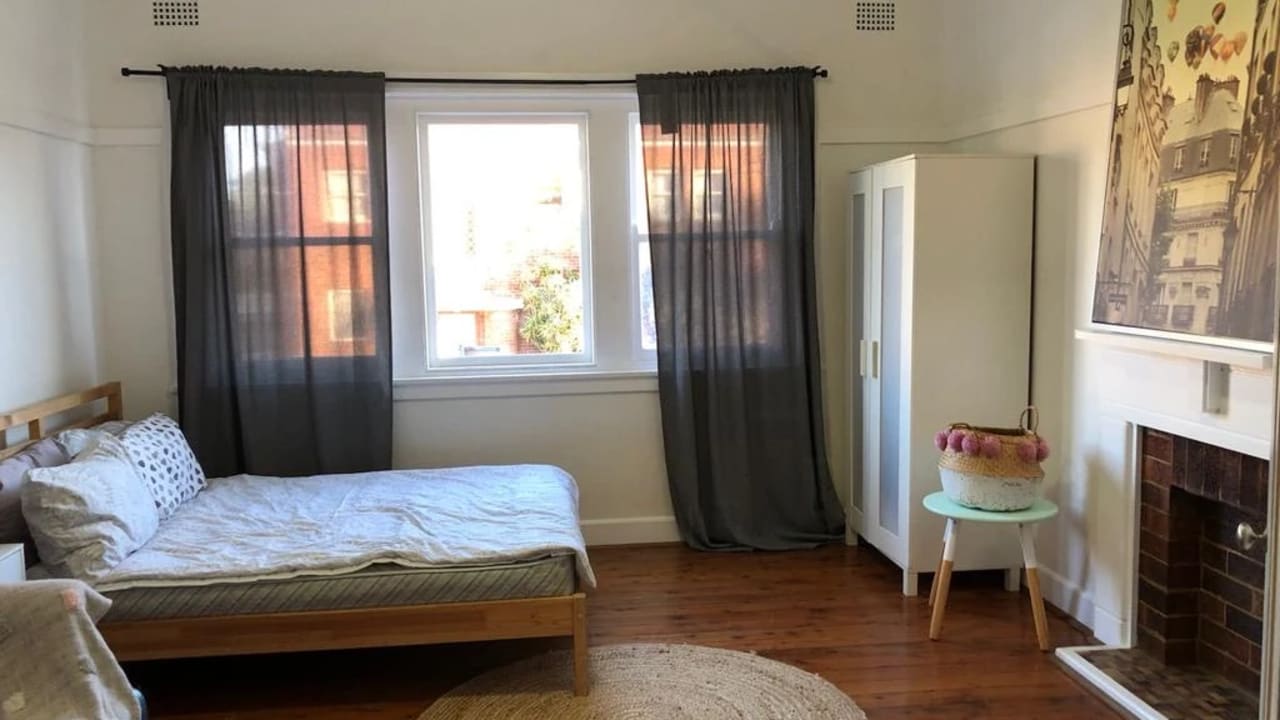 Furnished room in a flatshare