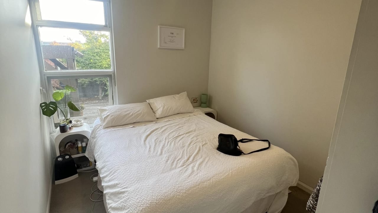 Unfurnished room in a flatshare