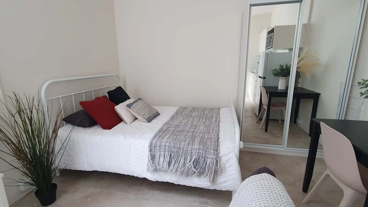 Furnished room studio flat for rent