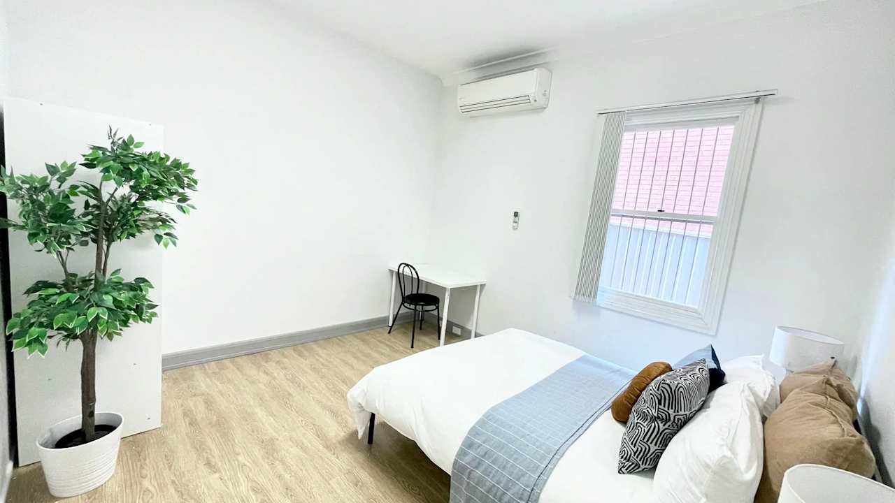 Room in a share house
