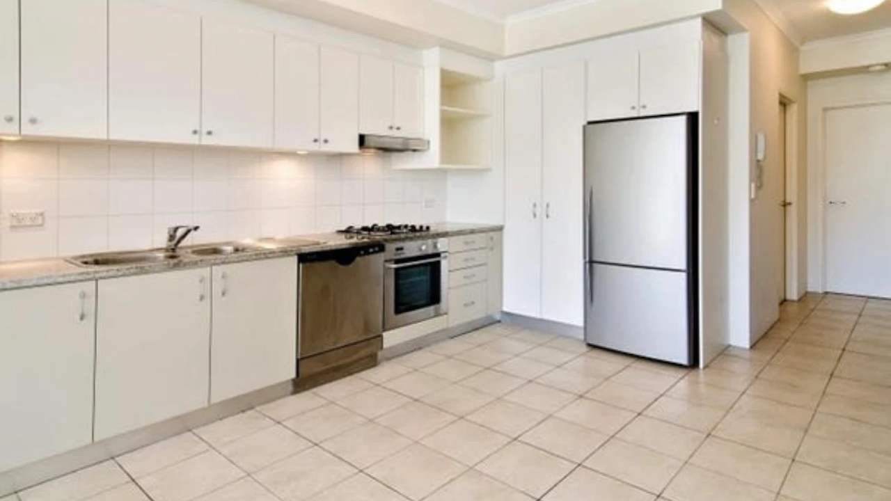 Unfurnished room with own bathroom
