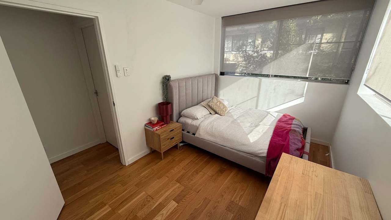 Furnished room in a flatshare