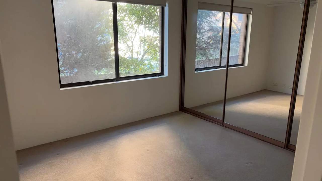 Unfurnished room with ensuite in a flatshare