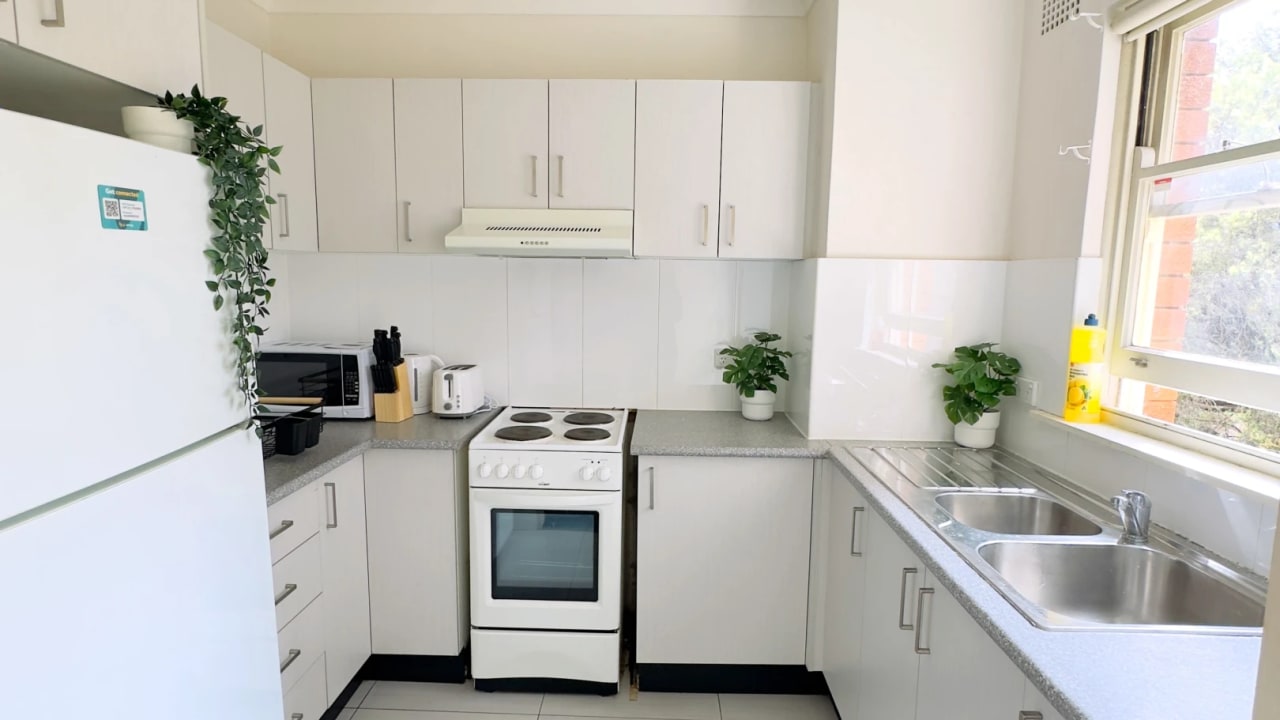 Furnished room in a flatshare