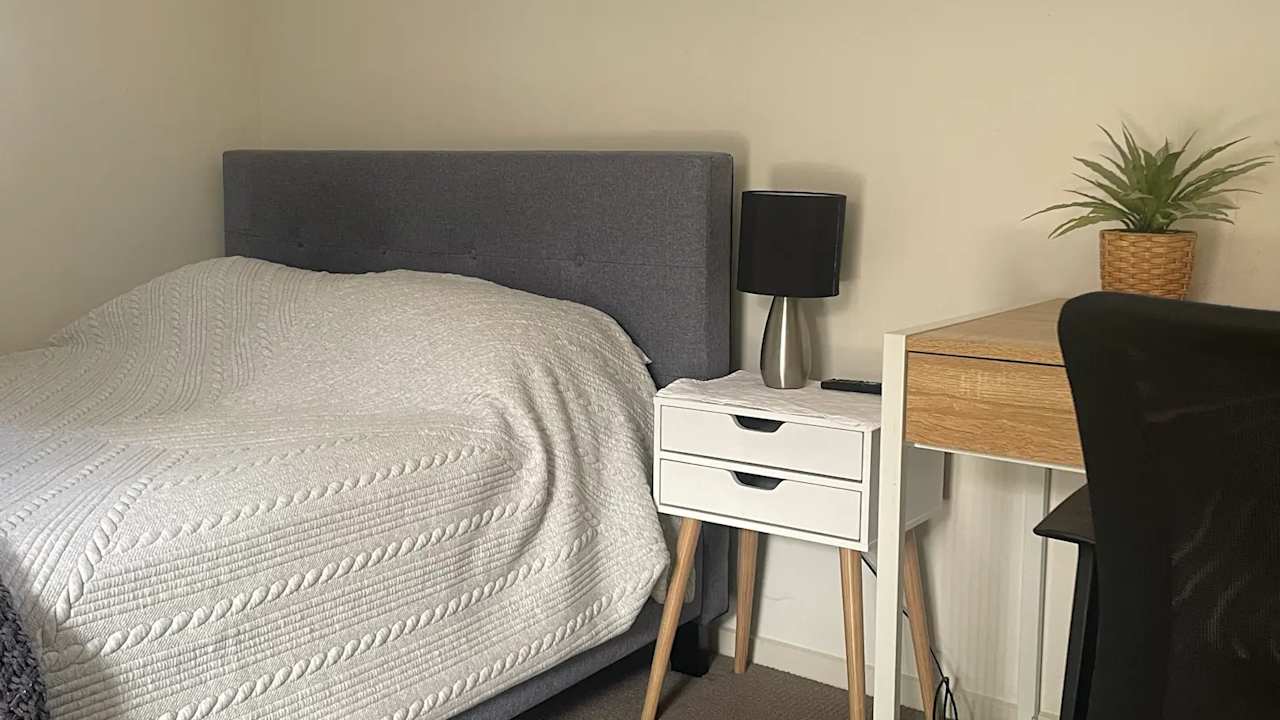 Furnished room in a share house