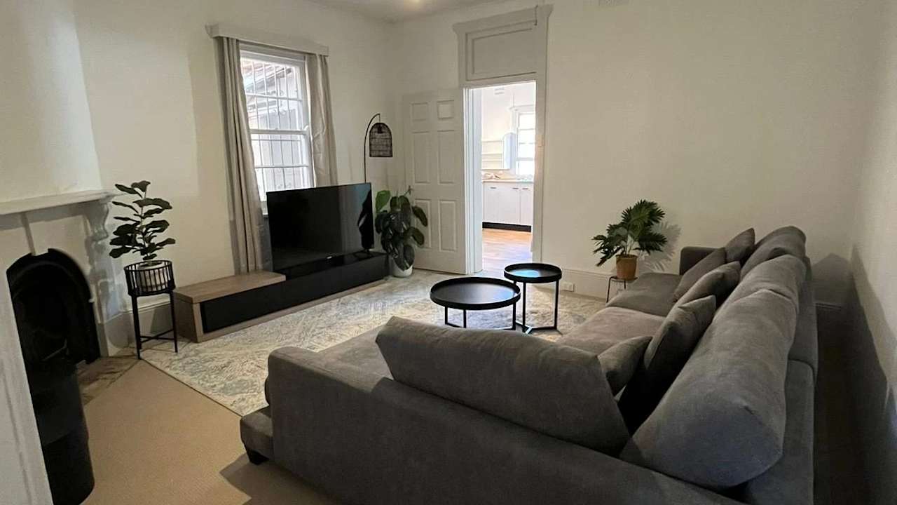 Whole property with 2 rooms for rent