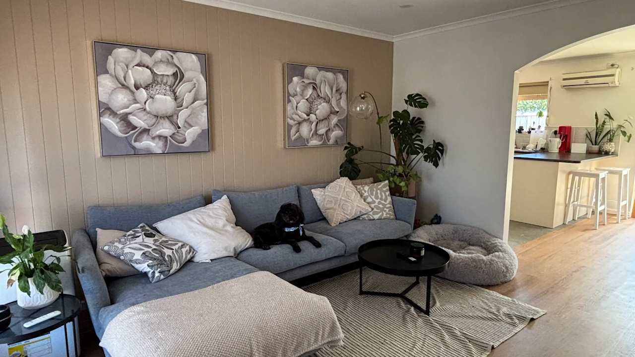 Furnished room in a flatshare