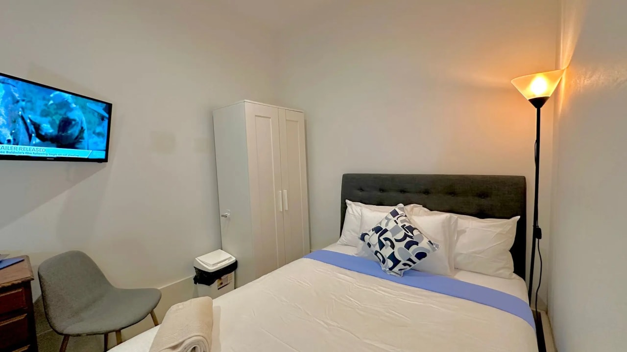 Furnished room in a share house