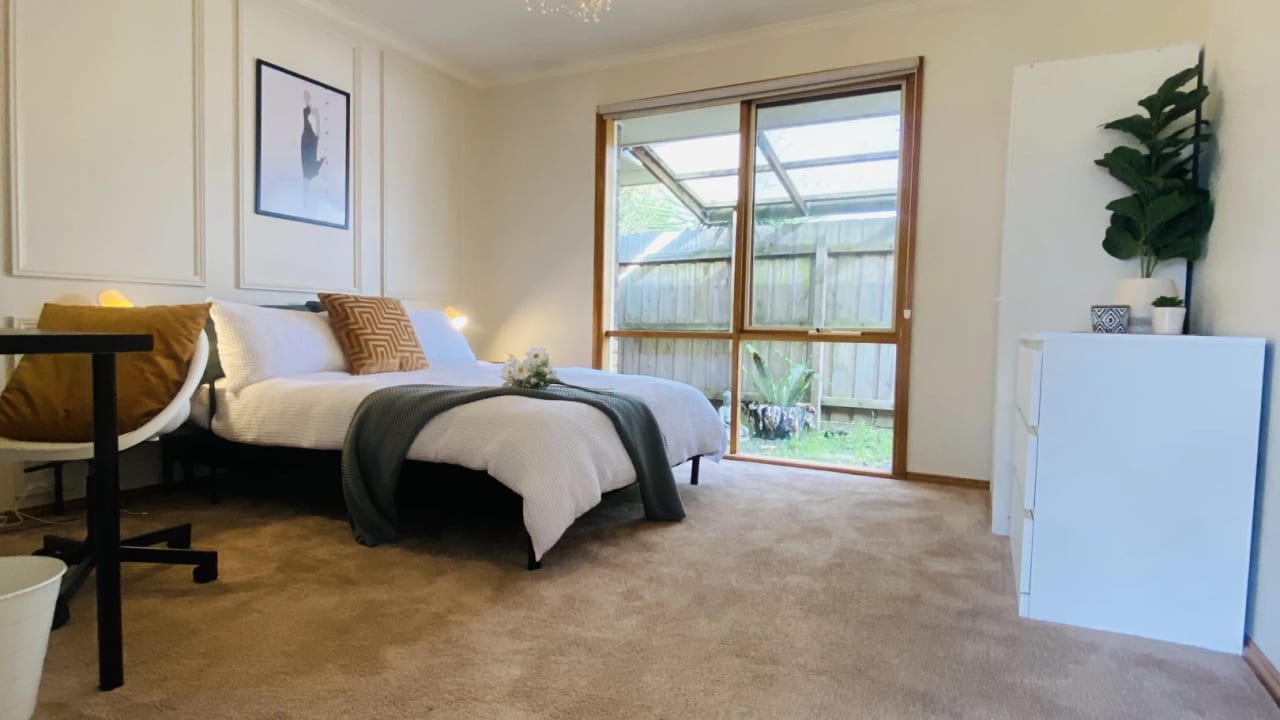 Furnished room in a share house