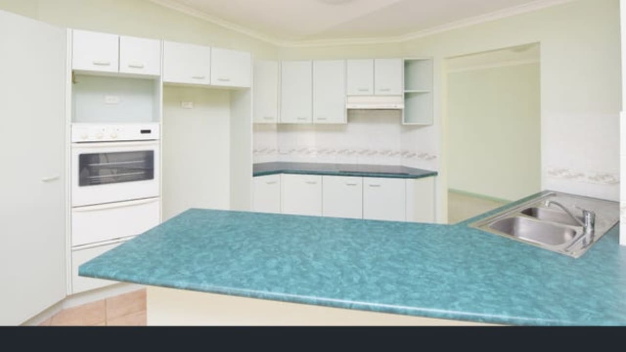 Room in a share house