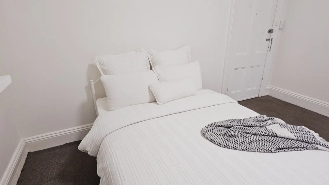 Furnished room with own bathroom