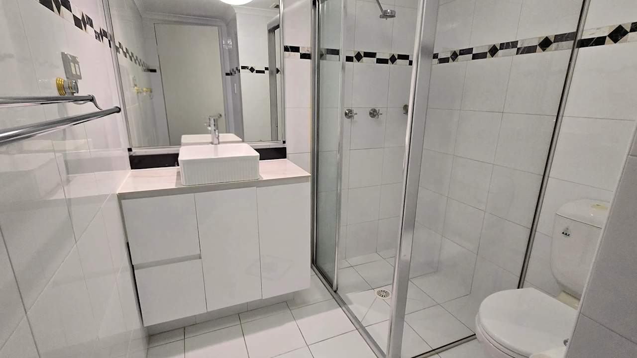 Furnished room in a flatshare