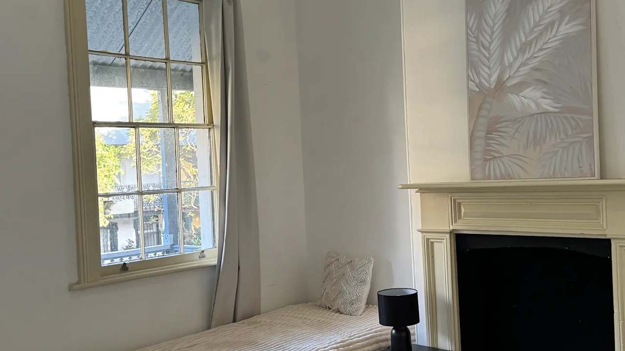 Furnished room in a flatshare