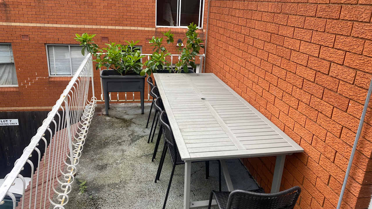 Unfurnished room in a flatshare
