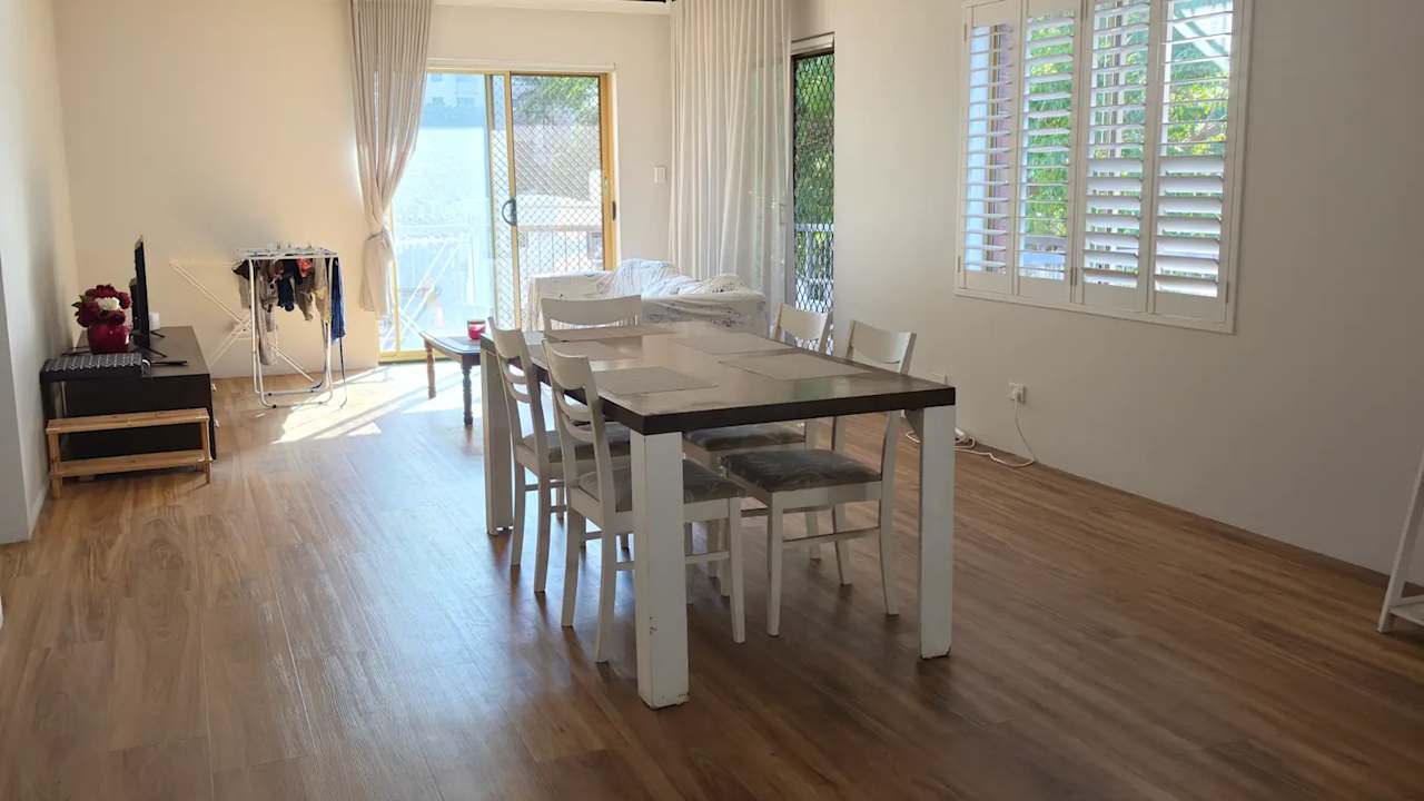 Furnished room in a flatshare