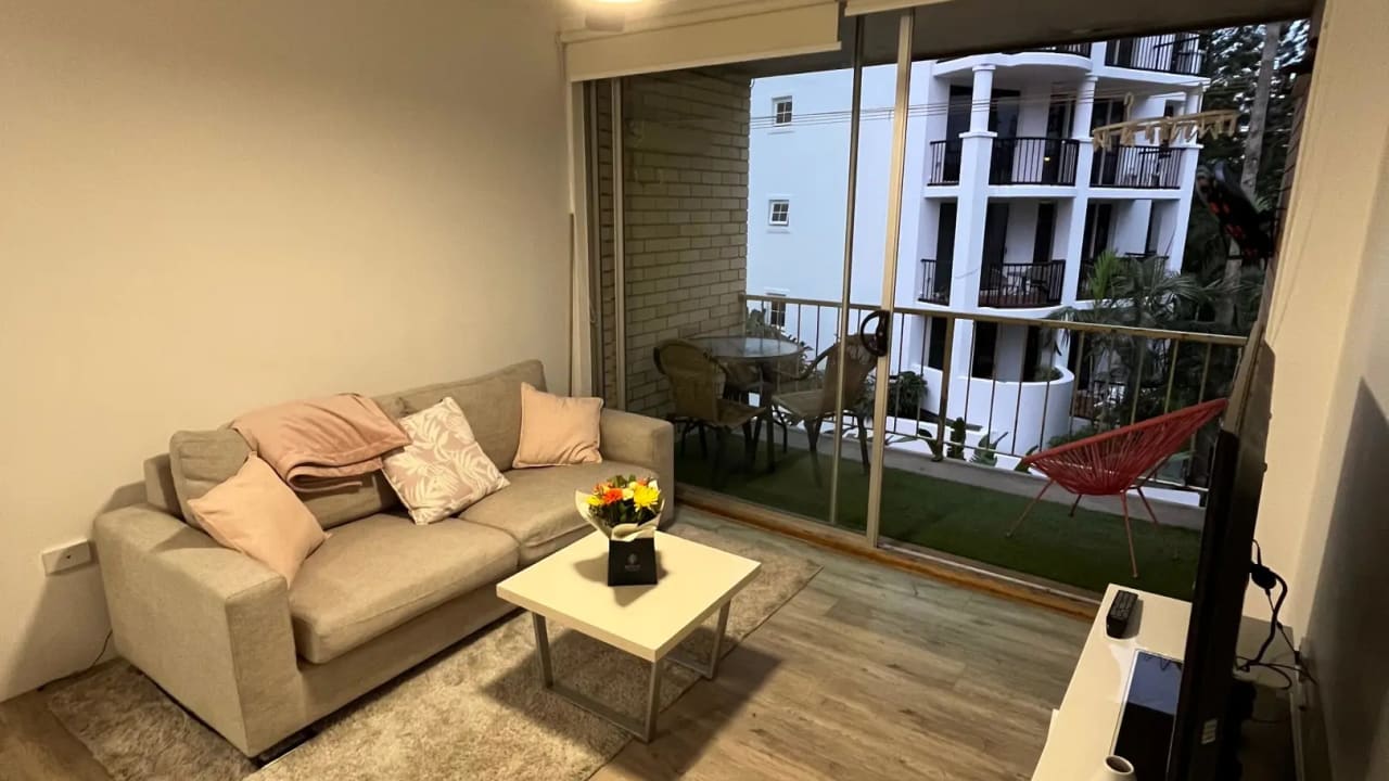 Furnished room in a flatshare