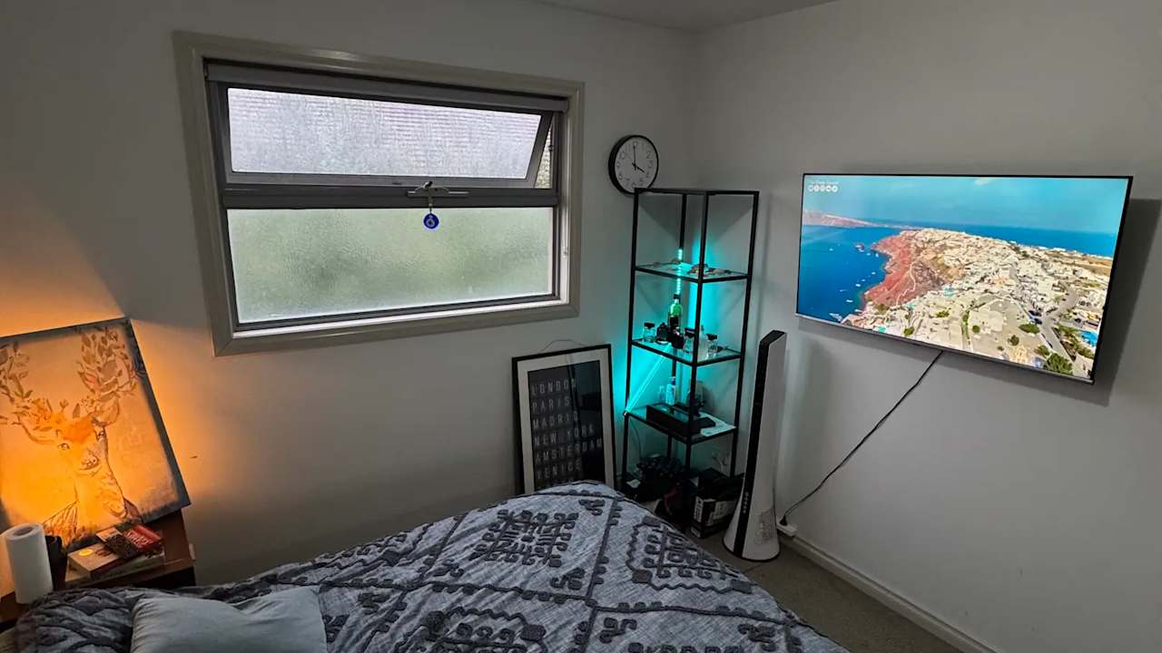 Furnished room in a share house