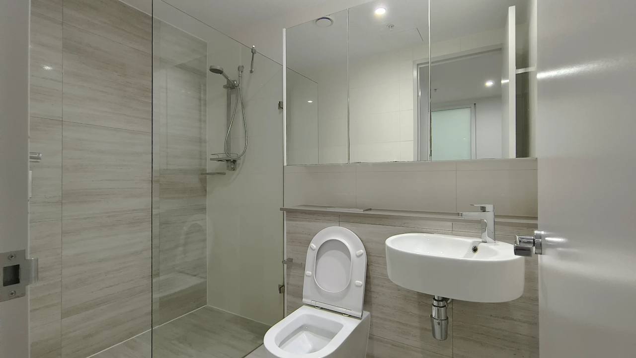 Furnished room with own bathroom